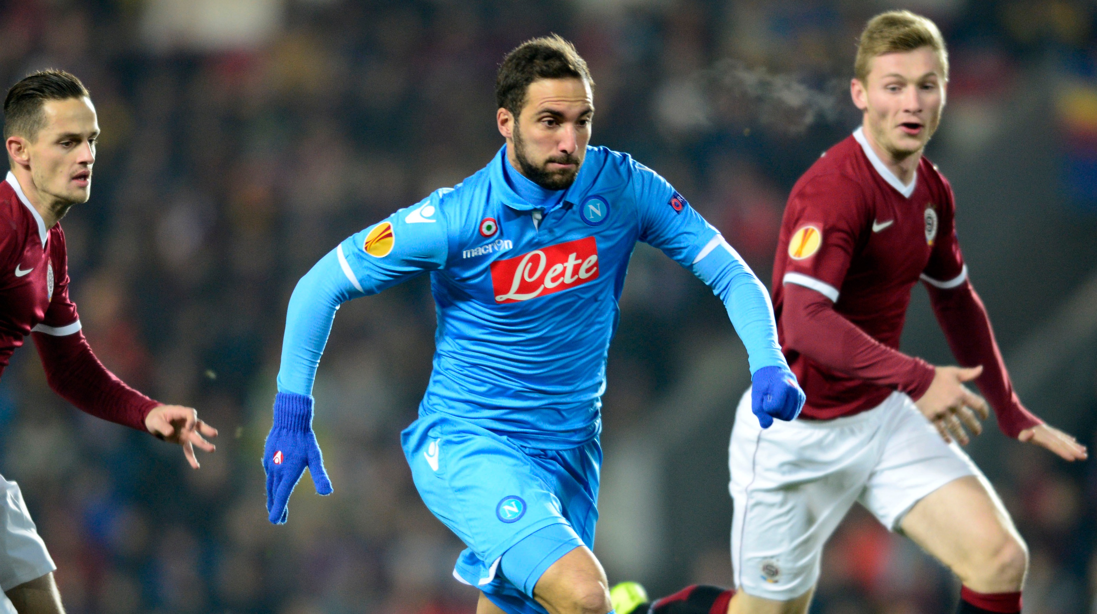 Higuain's agent and brother denies Liverpool link | ITV News