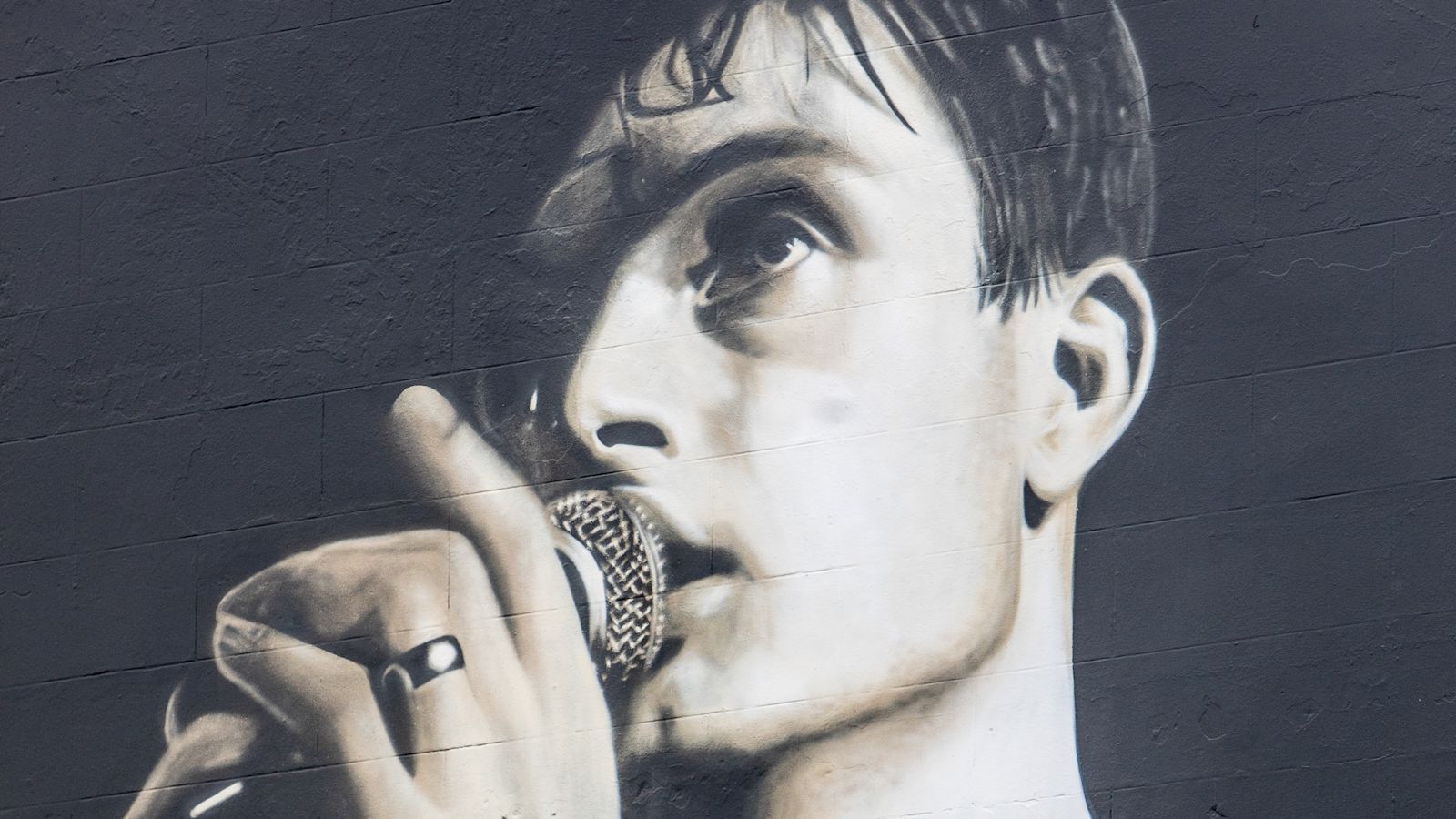 New mural created in honour of Joy Division frontman Ian Curtis in his ...