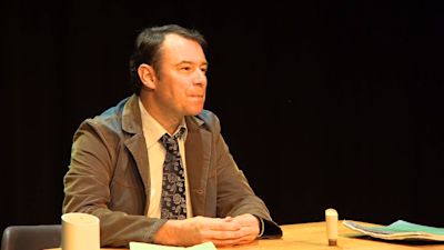 Andrew Lancel in Swan Song