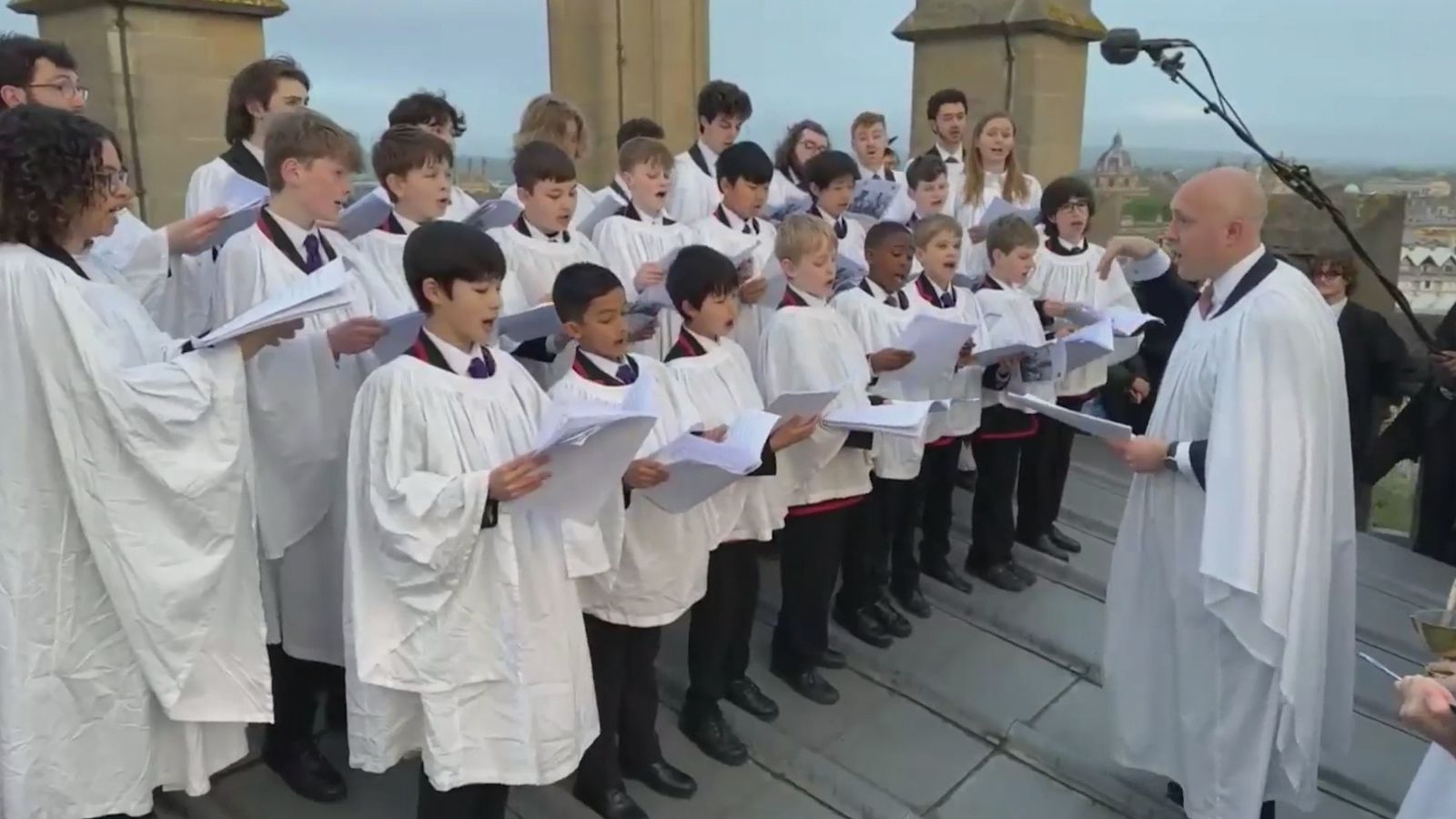 Thousands gather in Oxford to celebrate May morning - but where does the  tradition come from? | ITV News Meridian