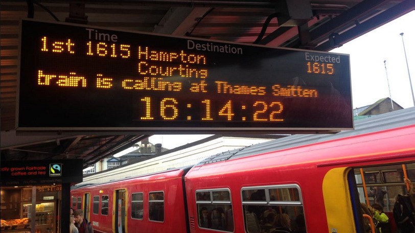 Waterloo 'Waterlove' as train stations are given new Valentine