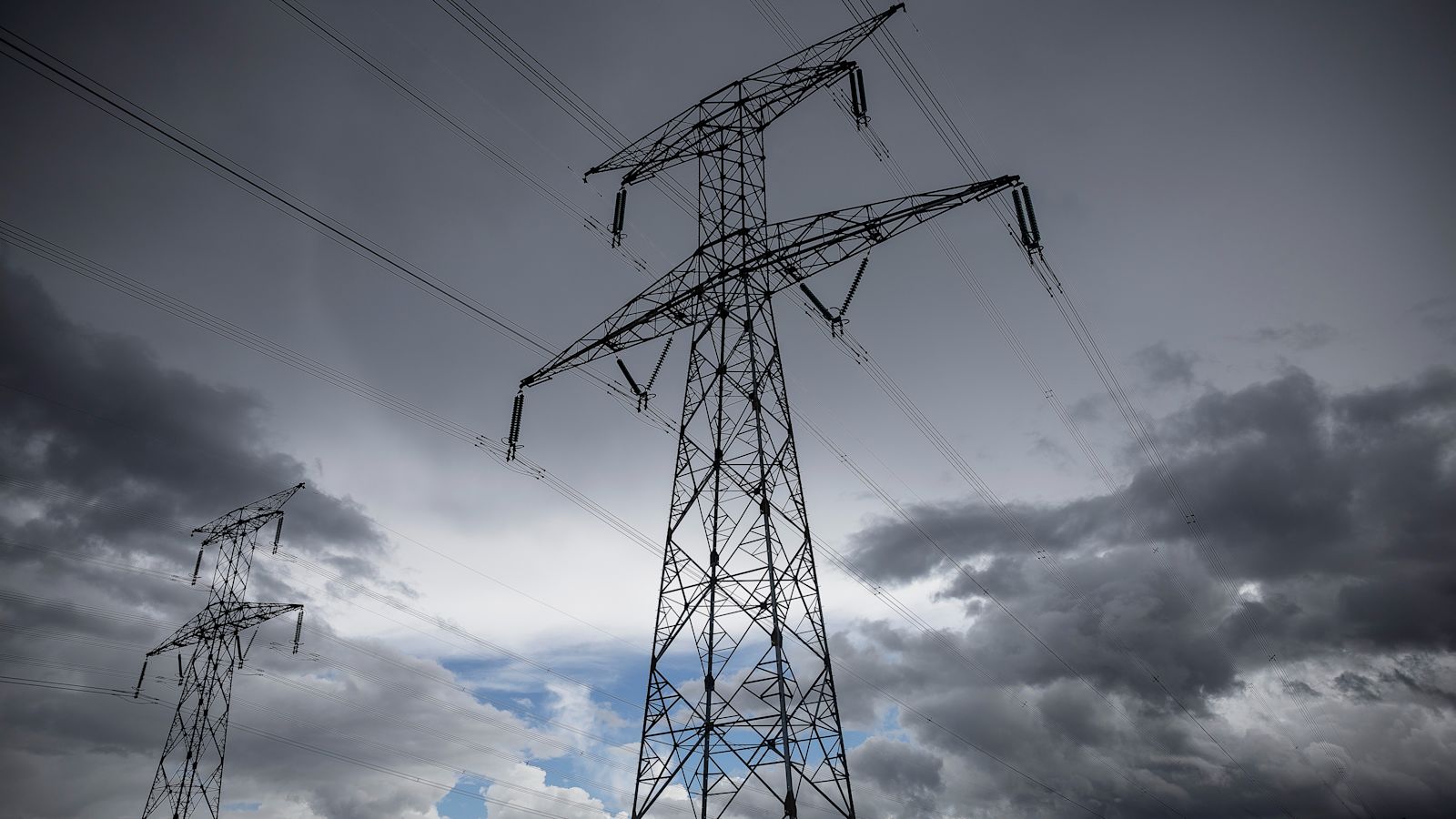 Without Power Pakistan hit by massive power outage leaving 220 million without ...
