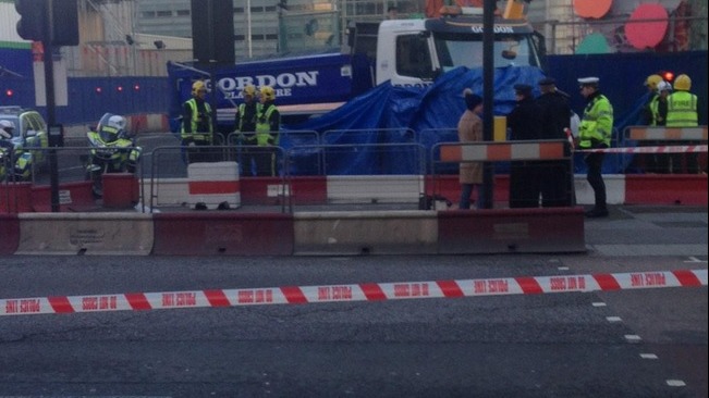 Cyclist killed in rush hour lorry crash | ITV News London