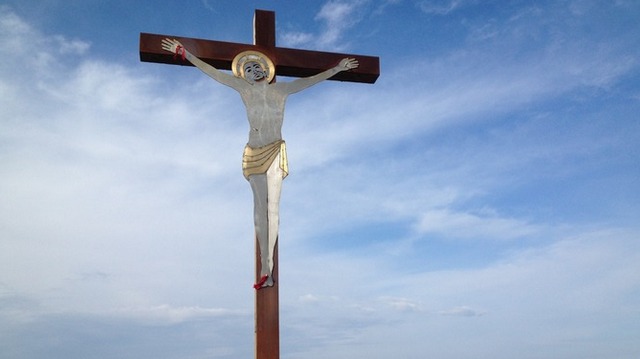 Workington memorial cross set to win planning approval | ITV News Border