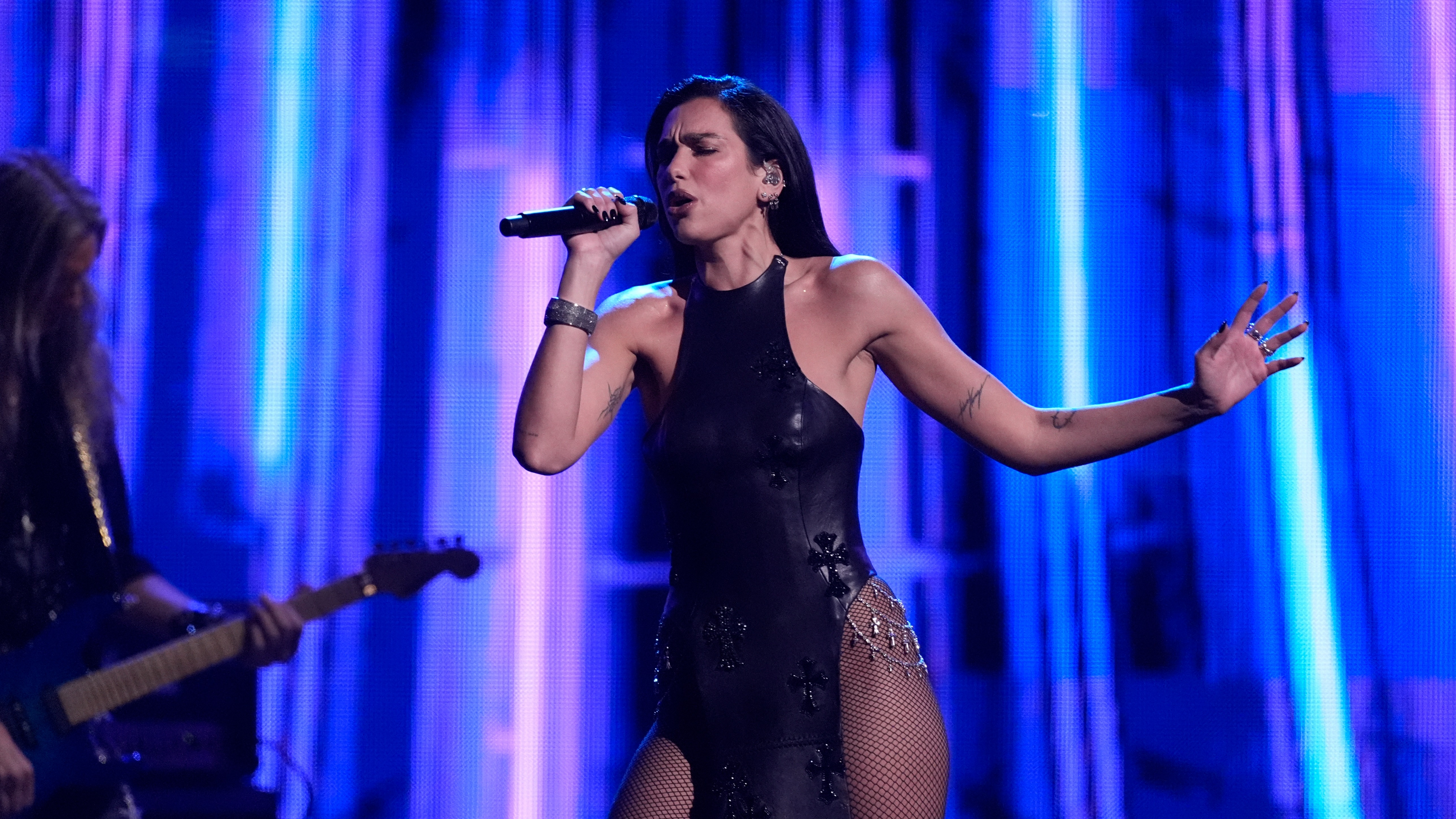 Resale of tickets above face value to be outlawed in crackdown on ticket touts