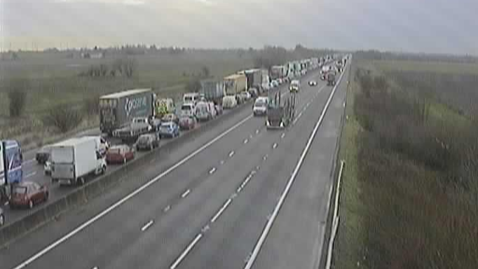 M18 closed between Thorne and the M62 following crash ITV News