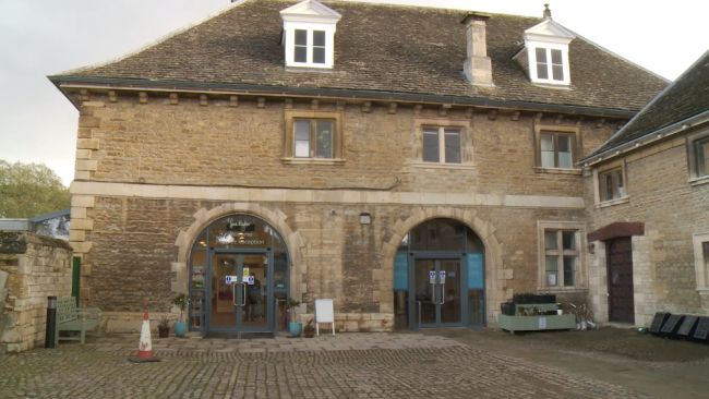 Sue Ryder's Thorpe Hall hospice in Peterborough 