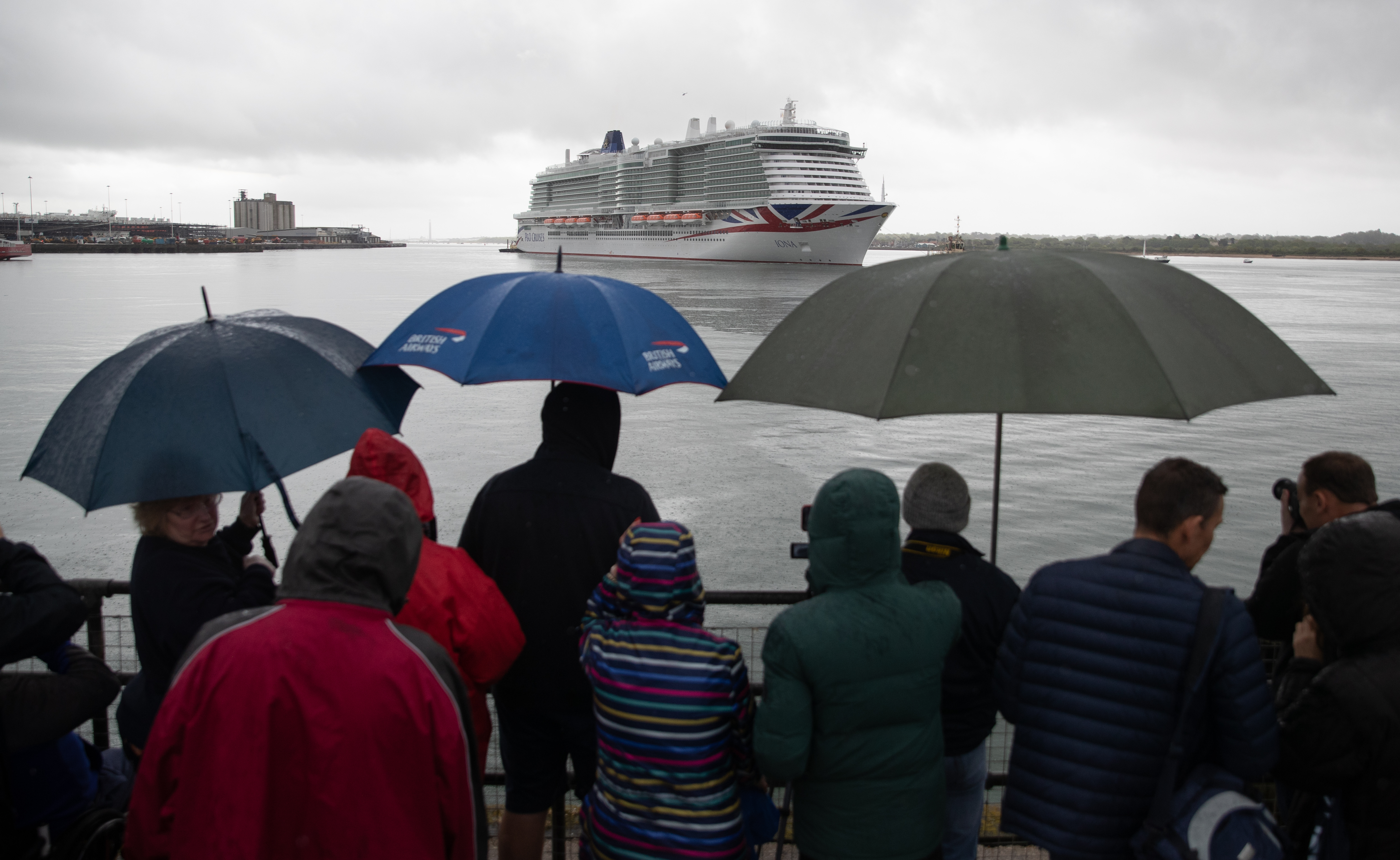 UK's Biggest Ever Cruise Ship Sails Into Home Port Of Southampton | ITV ...