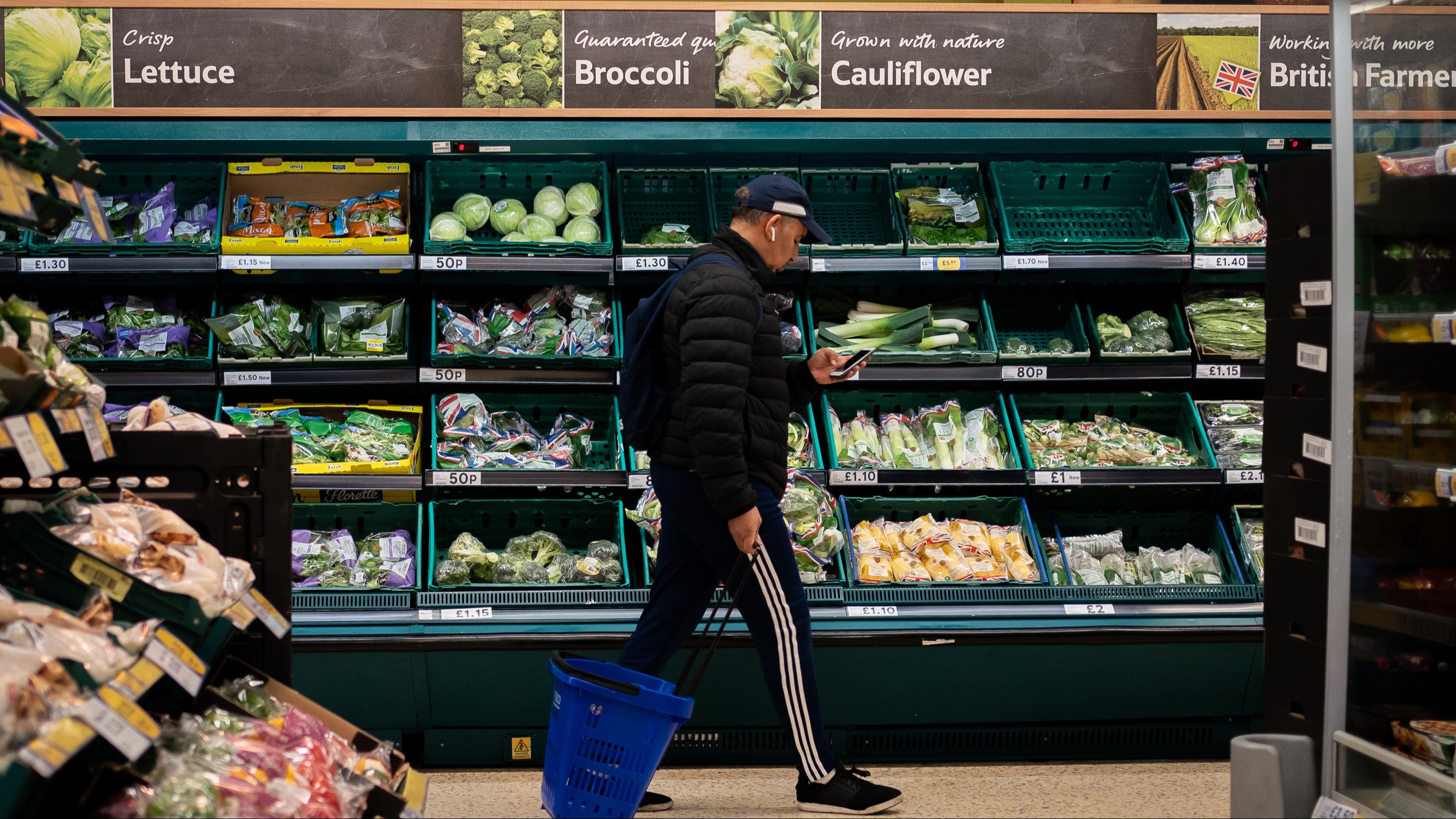 UK inflation steady but food and drink costs continue to climb