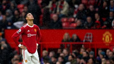  Ronaldo dejected after derby defeat by City 