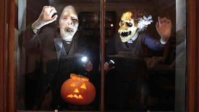 Covid Can Children Trick Or Treat In My Tier This Halloween Itv News Covid Can Children Trick Or Treat In My Tier This Halloween Itv News
