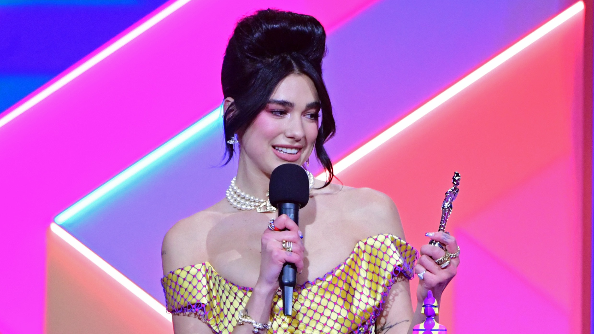 The Brit Awards 2021: Dua Lipa Calls For Pay Rise For Nhs Staff As She 