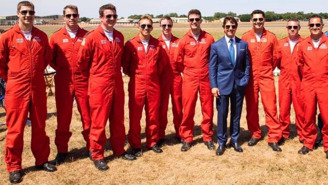 170722 Tom Cruise Red Arrows