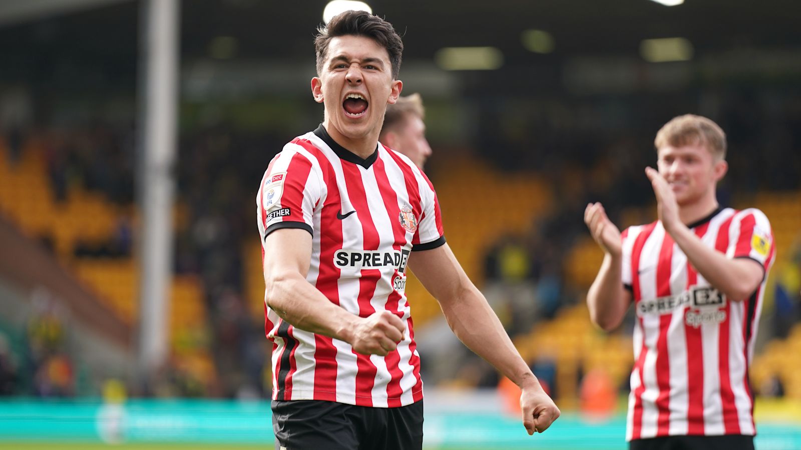 Luke O'Nien Trở Thành Biểu Tượng Tinh Thần Của Sunderland - Hành Trình Và Di Sản Luke O'Nien Trở Thành Biểu Tượng Tinh Thần Của Sunderland - Hành Trình Và Di Sản