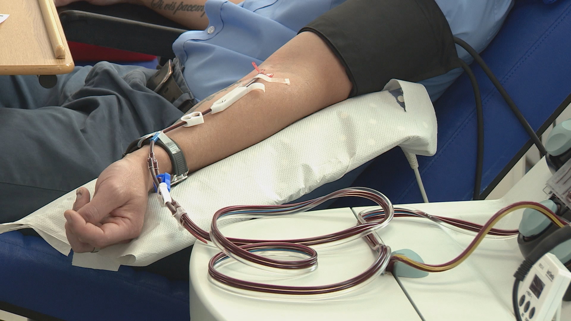 Urgent Call For Covid 19 Plasma Donors As First Donation Centre In Reading Opens Itv News Meridian