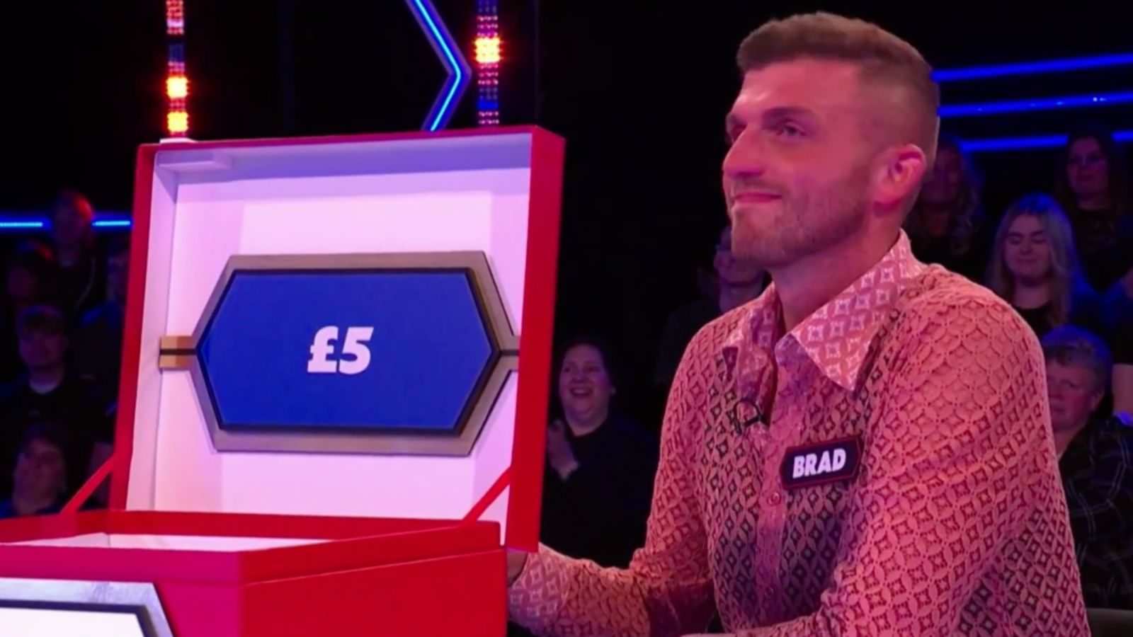 Deal or No Deal viewers raise £100 000 for man with MND who only won £5 Deal or No Deal viewers raise £100 000 for man with MND who only won £5