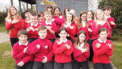 I Love My Life Cornish Schoolchildren Sign Robbie Williams Song For Autism Awareness Month Itv News West Country
