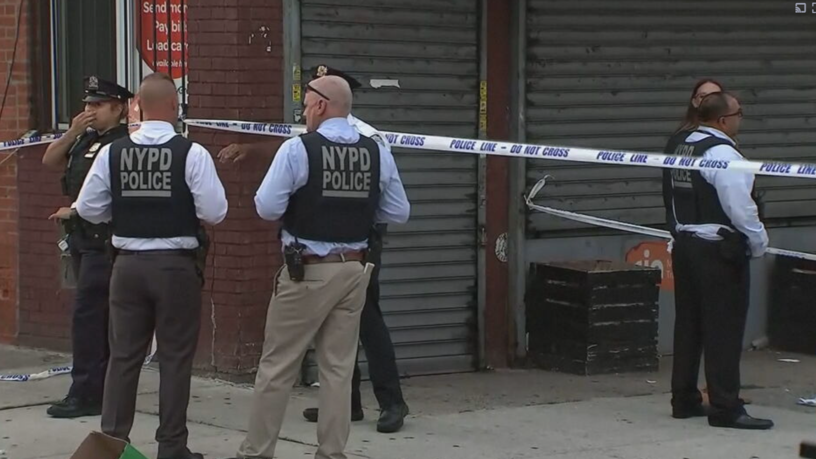 Three killed and eight hospitalised after shooting in New York bar