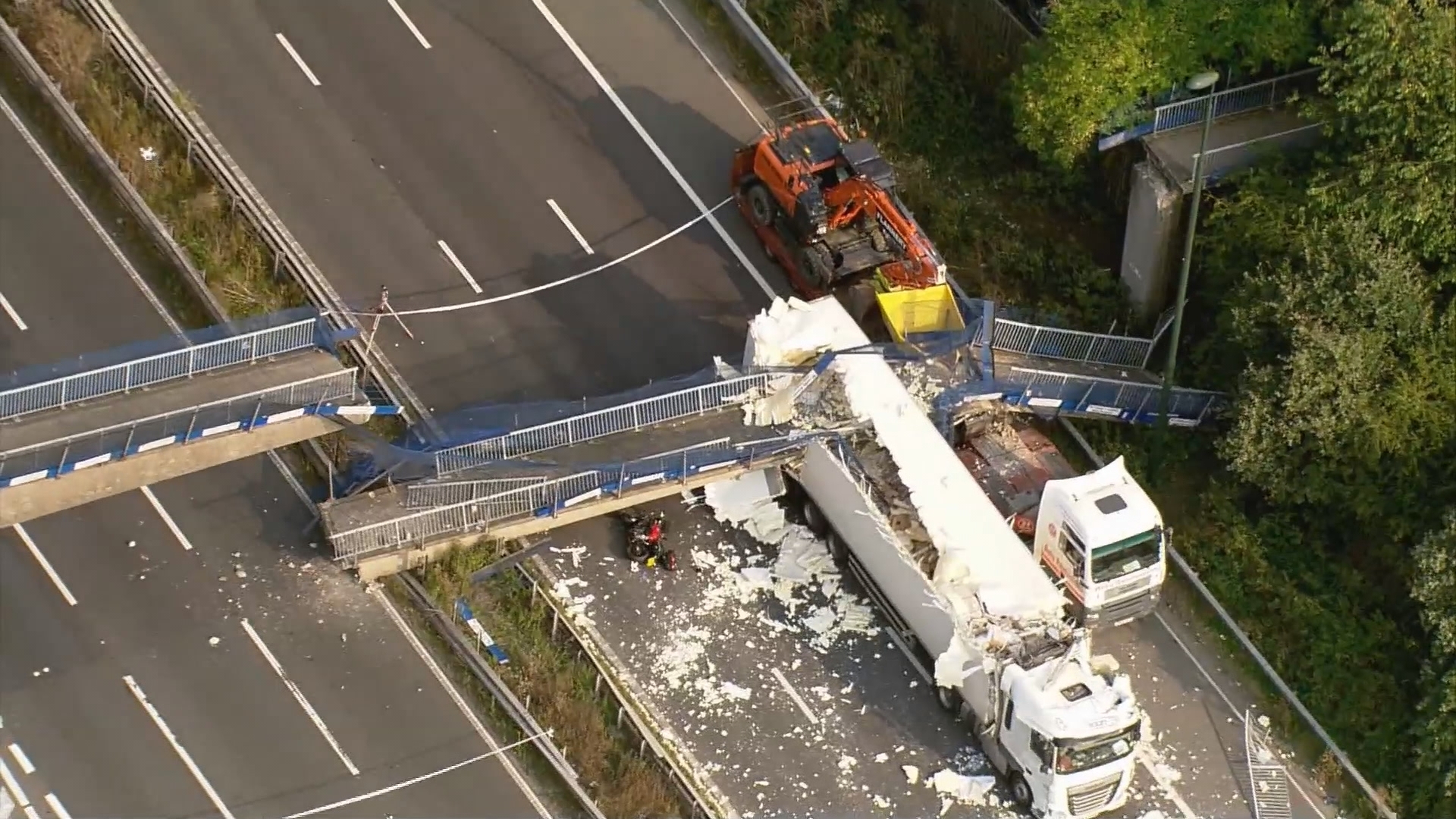 M20 closed for new bridge ITV News Meridian