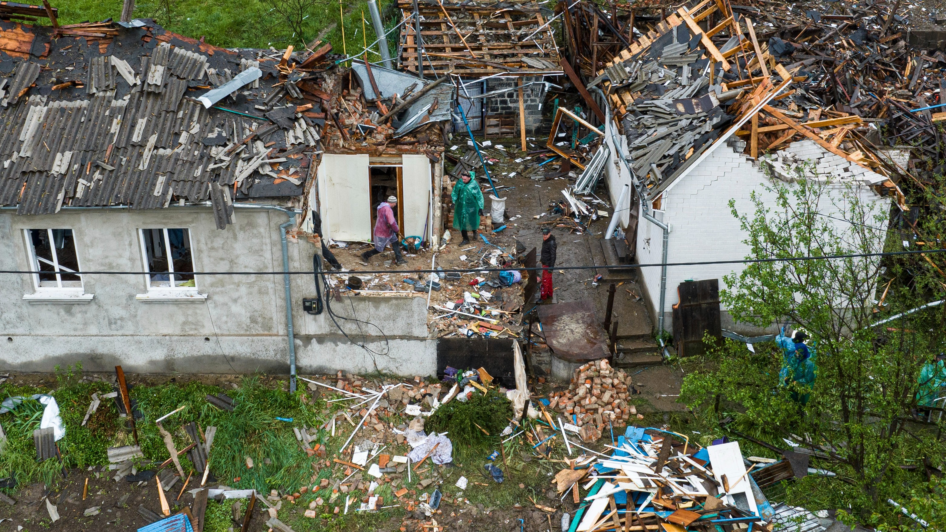 Mening kokrakli xotinim uy qurilishi