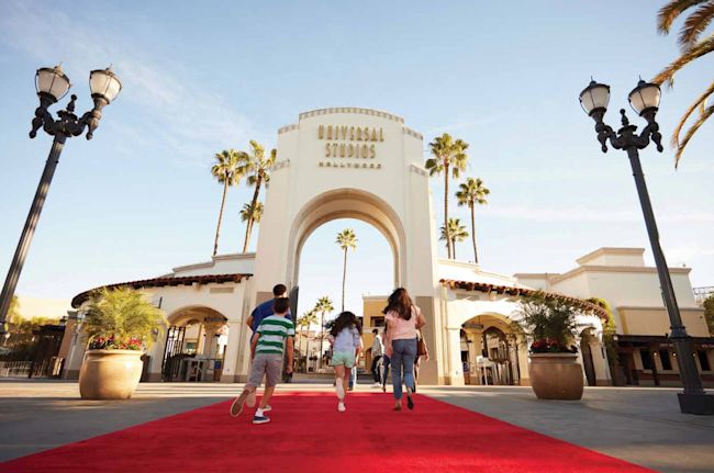 Universal says its firs theme park in Europe could be built in Bedfordshire.