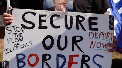 Migrant Sign How a Christian Militia group are patrolling the Texas border as ...