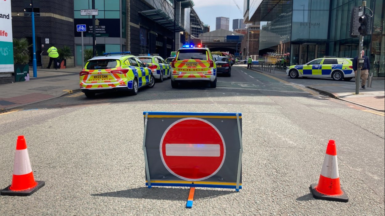 Cyclist, 19, dies in Manchester city centre crash involving HGV | ITV ...