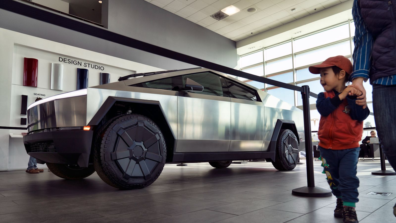 Tesla ruft Tausende von Cybertrucks zurück, nachdem „Seife“ dazu geführt ...