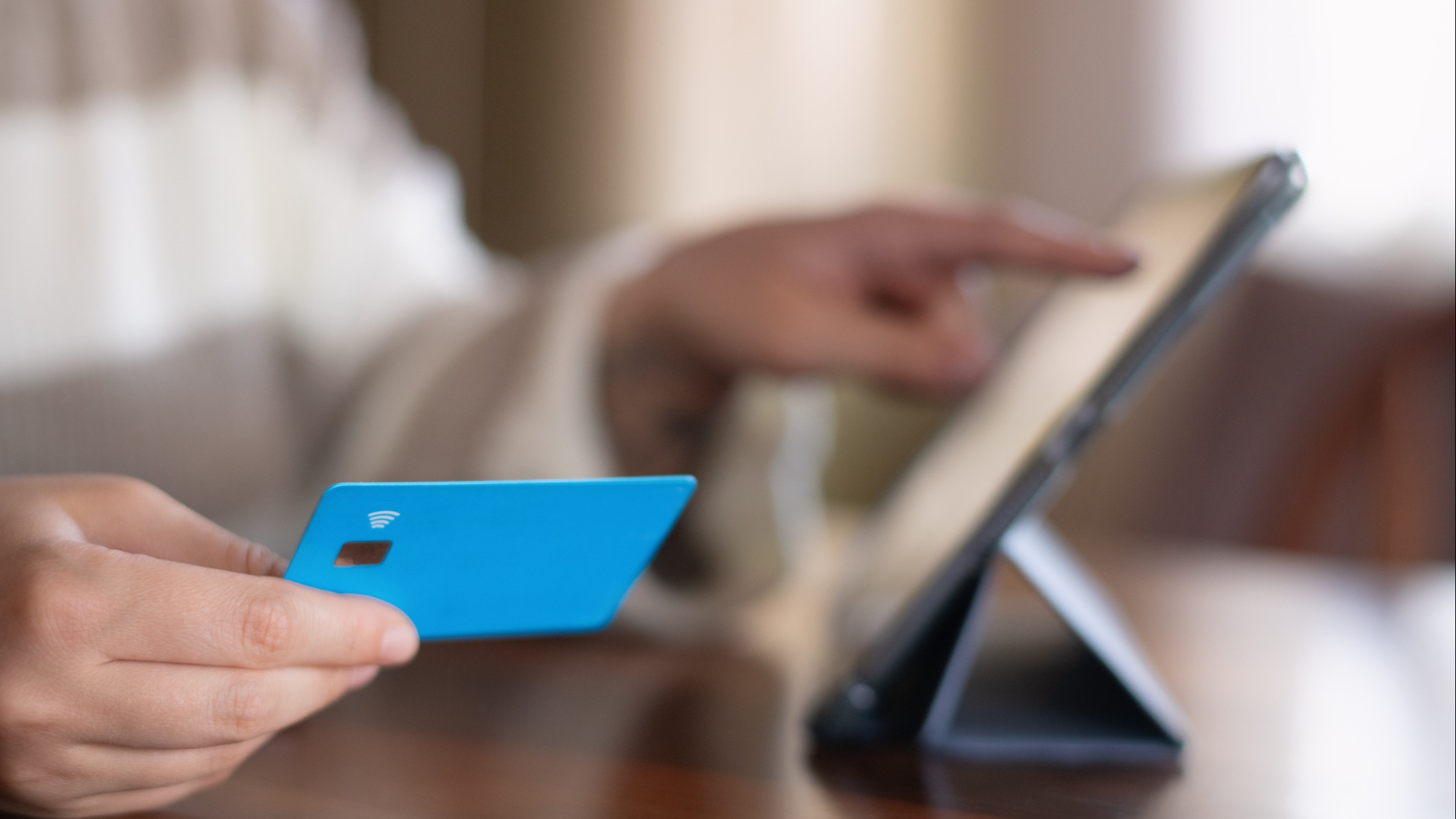 What are the new rules on automatic subscription renewals?