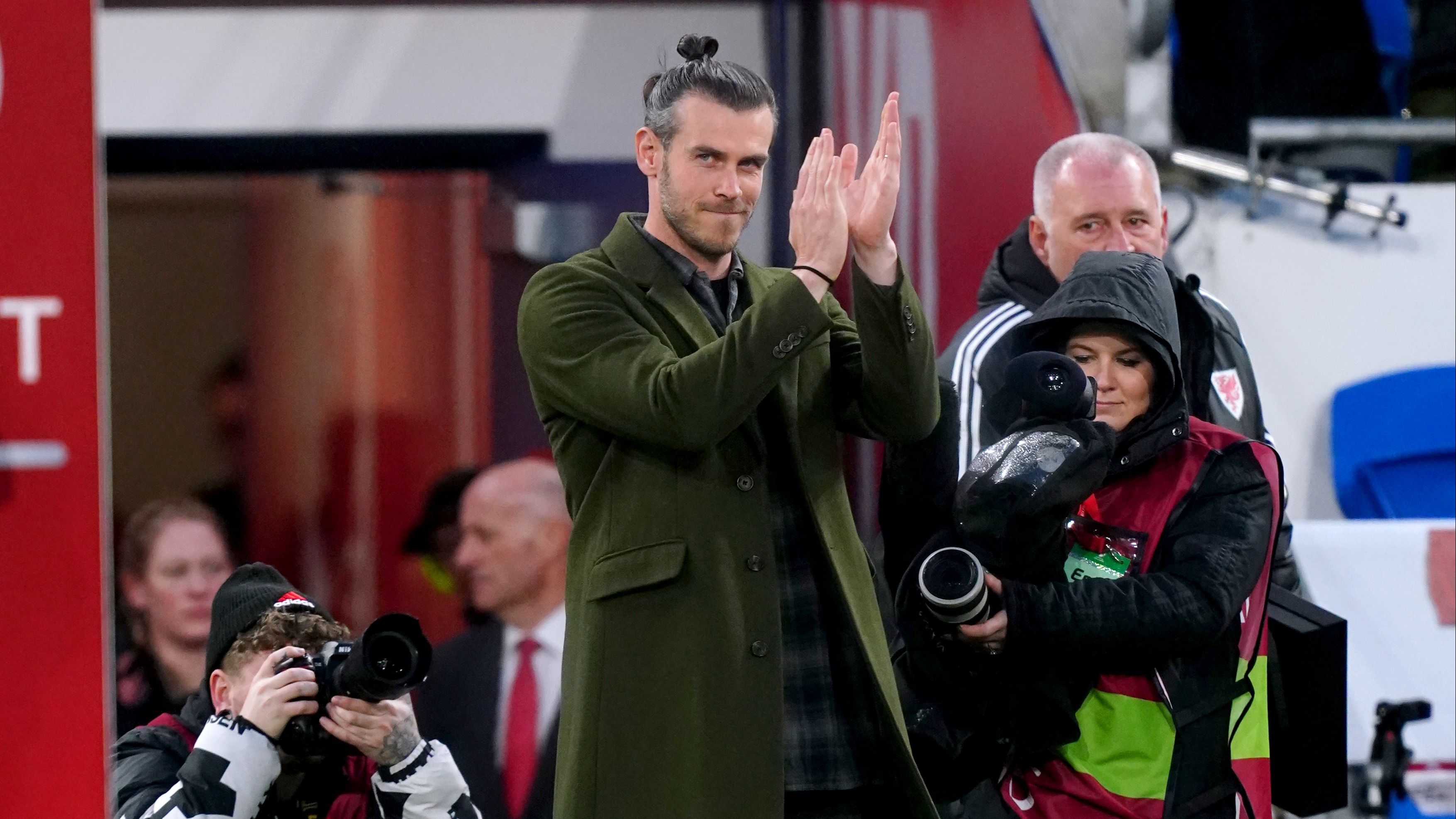 Football: Gareth Bale Waves Emotional Goodbye To Fans As He Addresses ...