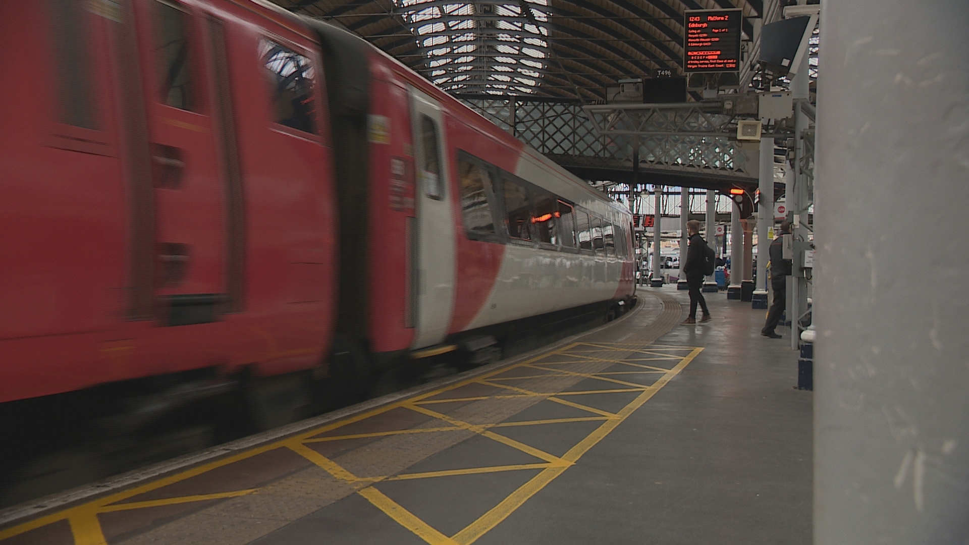 train travel disruption this weekend