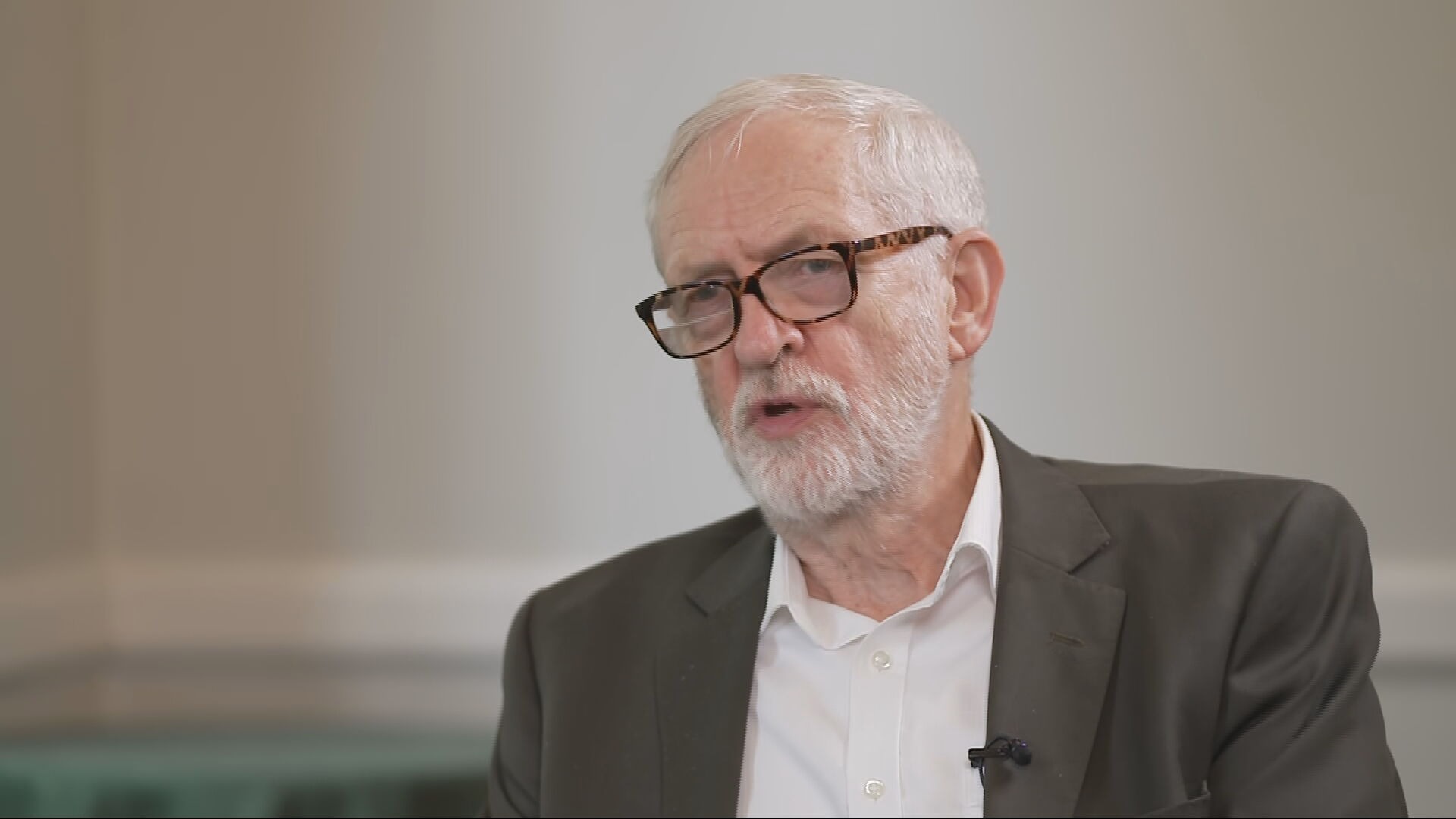 Jeremy Corbyn: Starmer has 'opened the door for Farage'