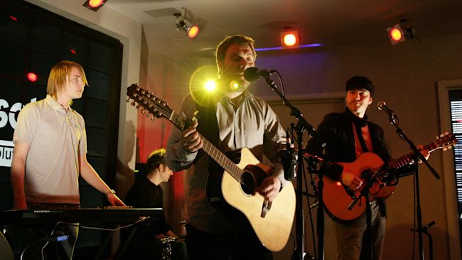 The Doves band performing.