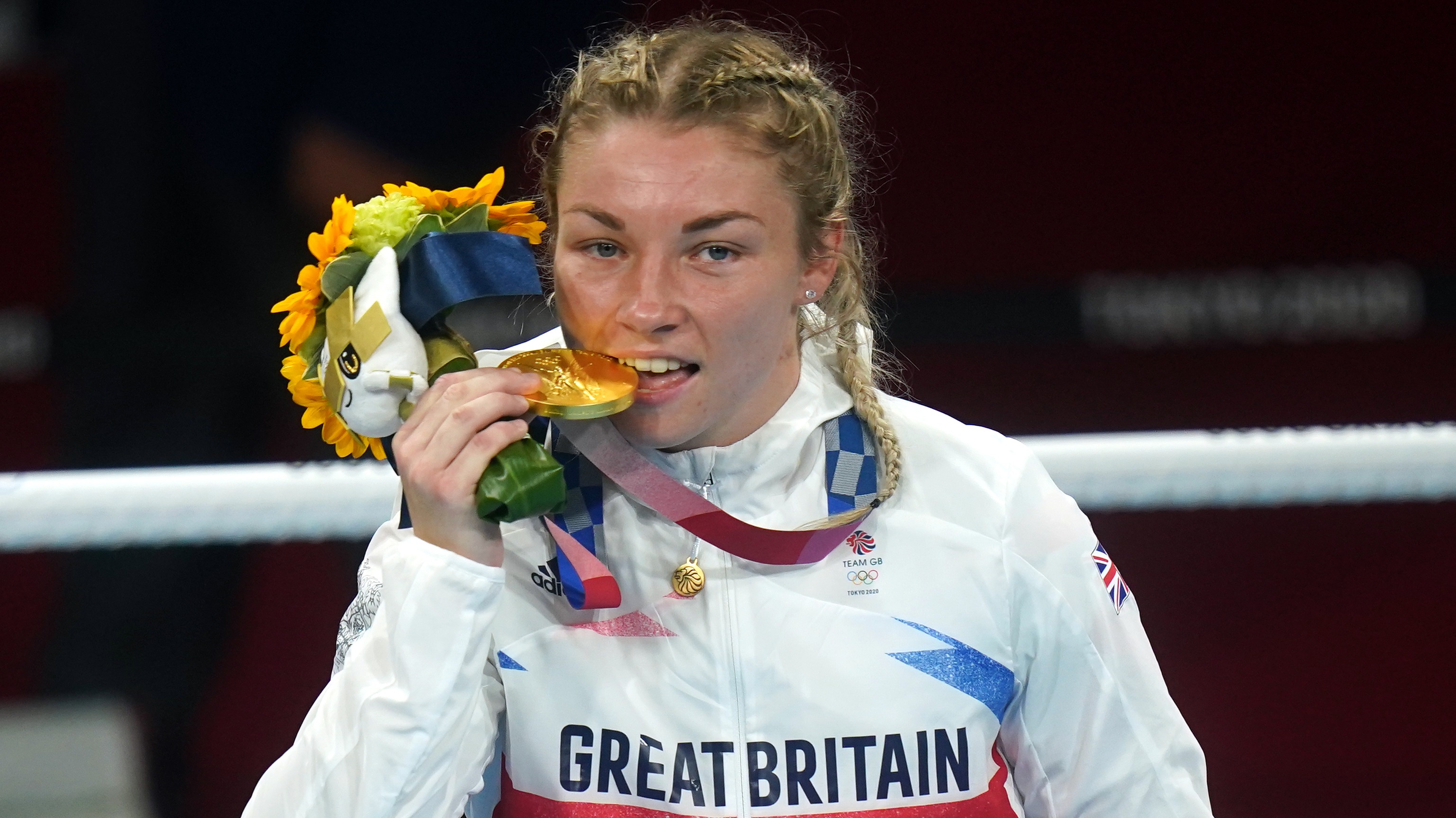 Lauren Price Becomes The First Welsh Athlete To Win An Olympic Boxing Gold Medal Itv News Wales Lauren Price Becomes The First Welsh Athlete To Win An Olympic Boxing Gold Medal Itv News Wales
