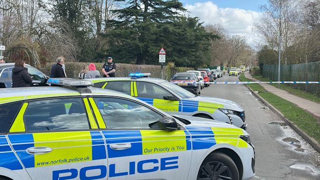 Police outside Thorpe St Andrew High School near Norwich, where a teenage girl was stabbed.
Credit: ITV News Anglia