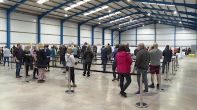 22-12-21- Greendale Vaccination centre queue-ITV News