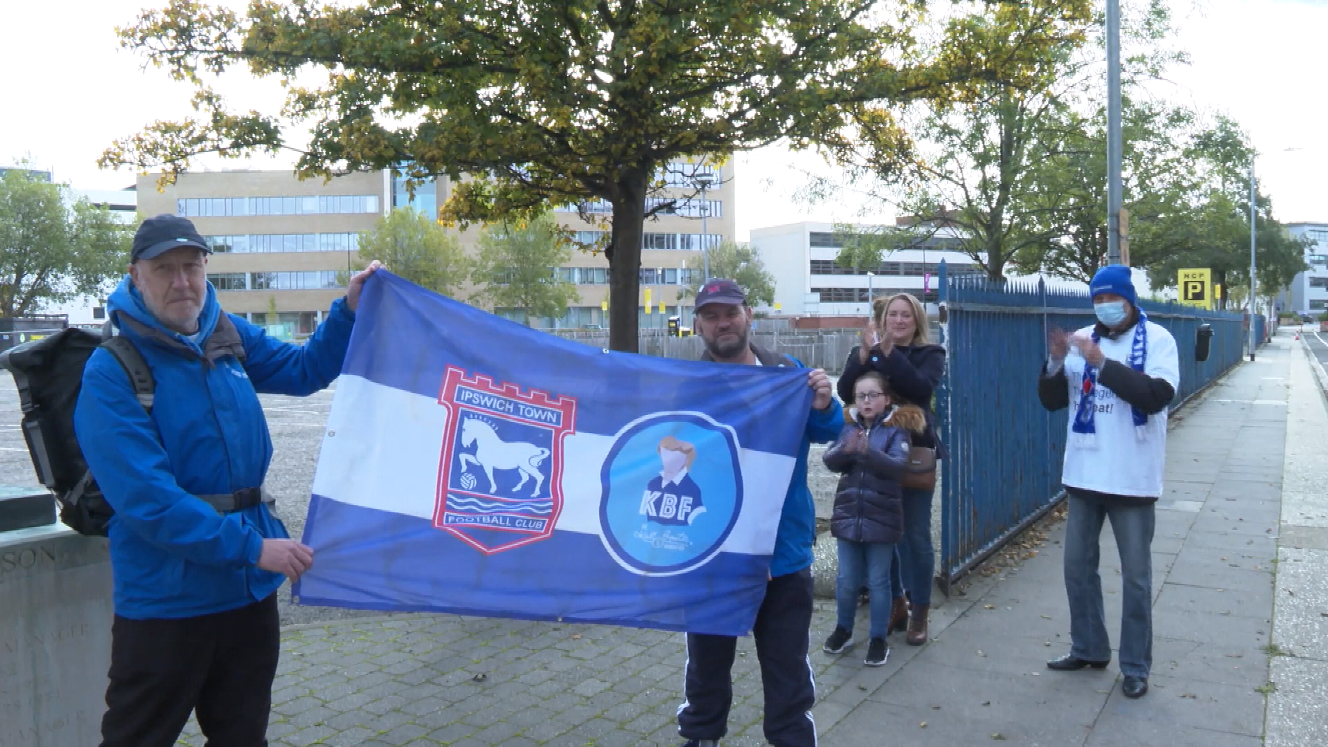 Ipswich Town Fan Walks From Carlisle To Portman Road In Honour Of Kevin Beattie Itv News Anglia