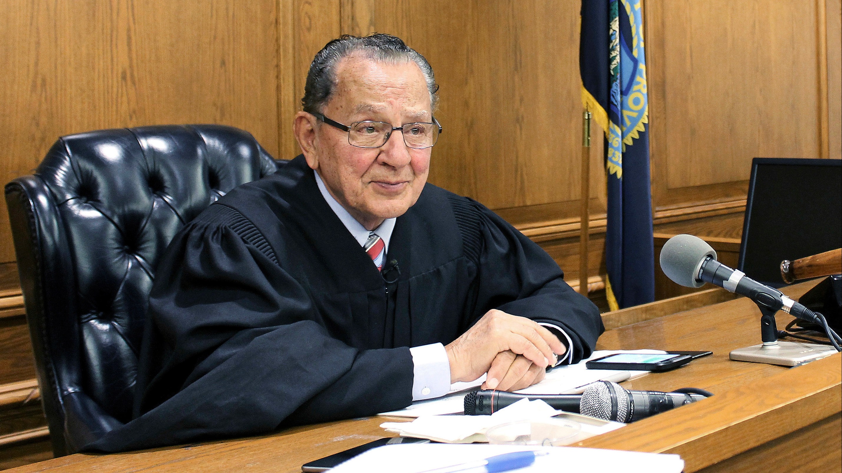 Frank Caprio: 'Nicest judge in the world' dies aged 88 after cancer diagnosis
