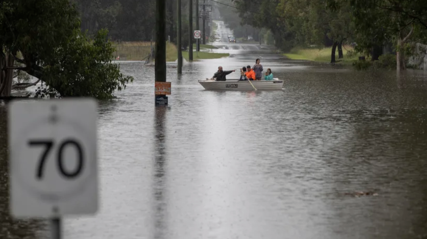 Australia Floods Thousands Evacuated As Heavy Rain Batters New South Wales Itv News