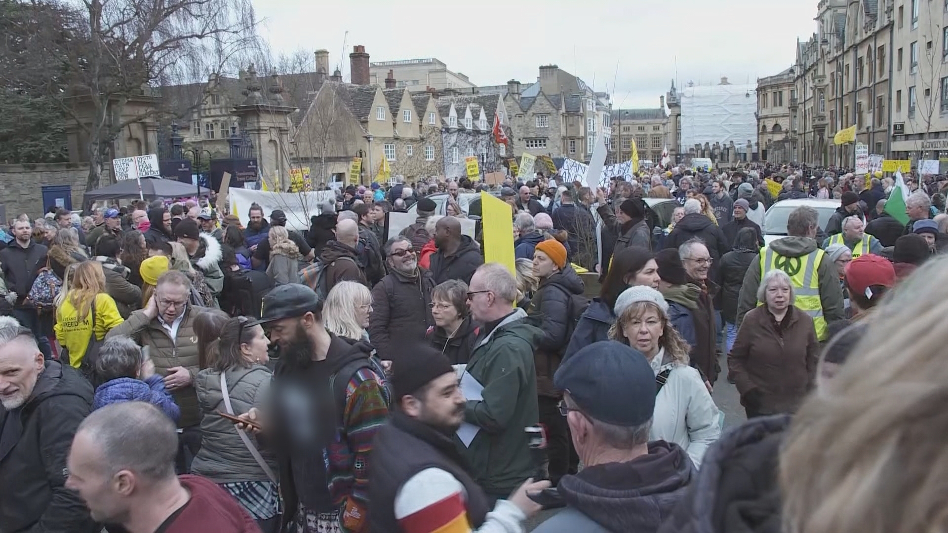 Five arrests as thousands protest in Oxford against LTN '15-minute ...