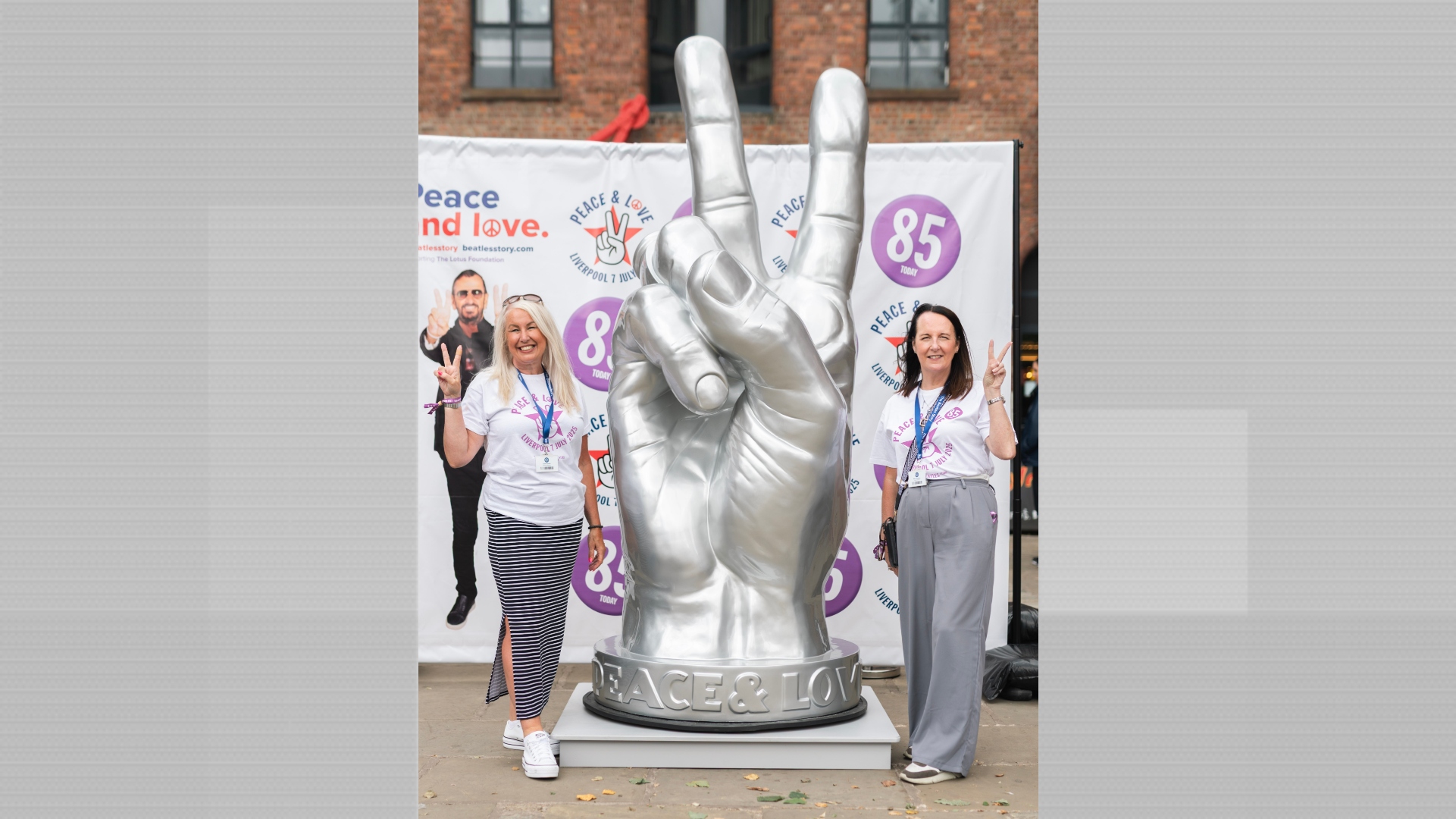 ビートルズ　Ringo Starr Peace and Love アート新品 Peace & Love 2015 - Ringo Starr – Rock Art Show