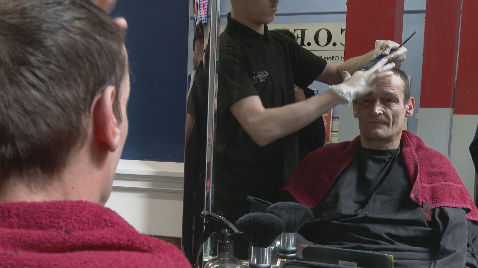 Hairdressing students offer free haircuts to homeless in Burnley ITV