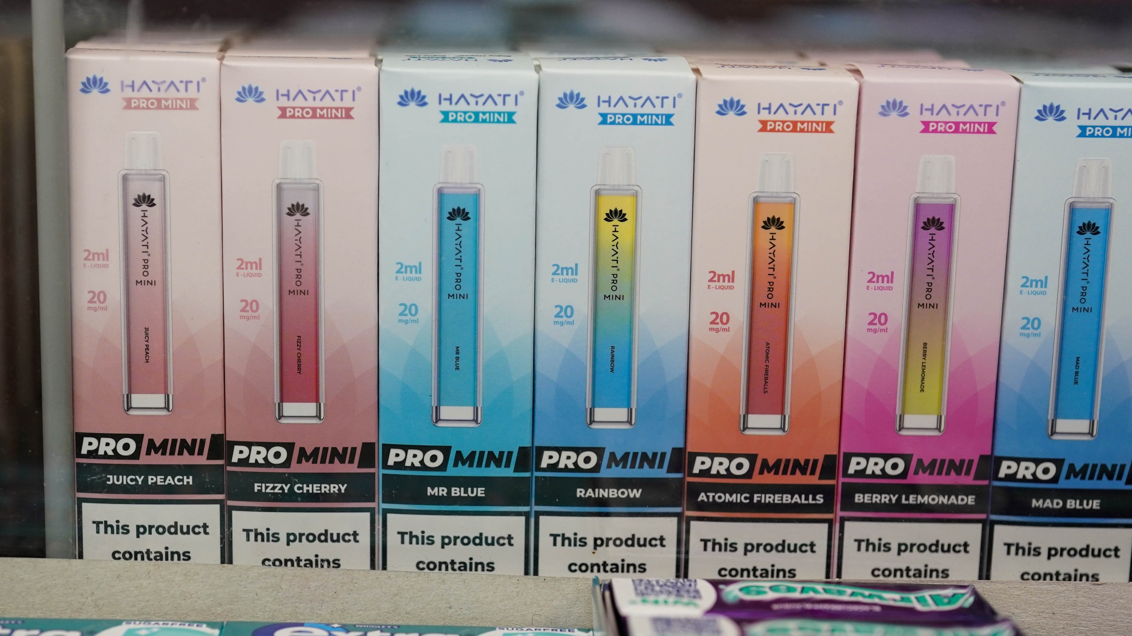 Call for plain packaging for vapes to reduce appeal to children