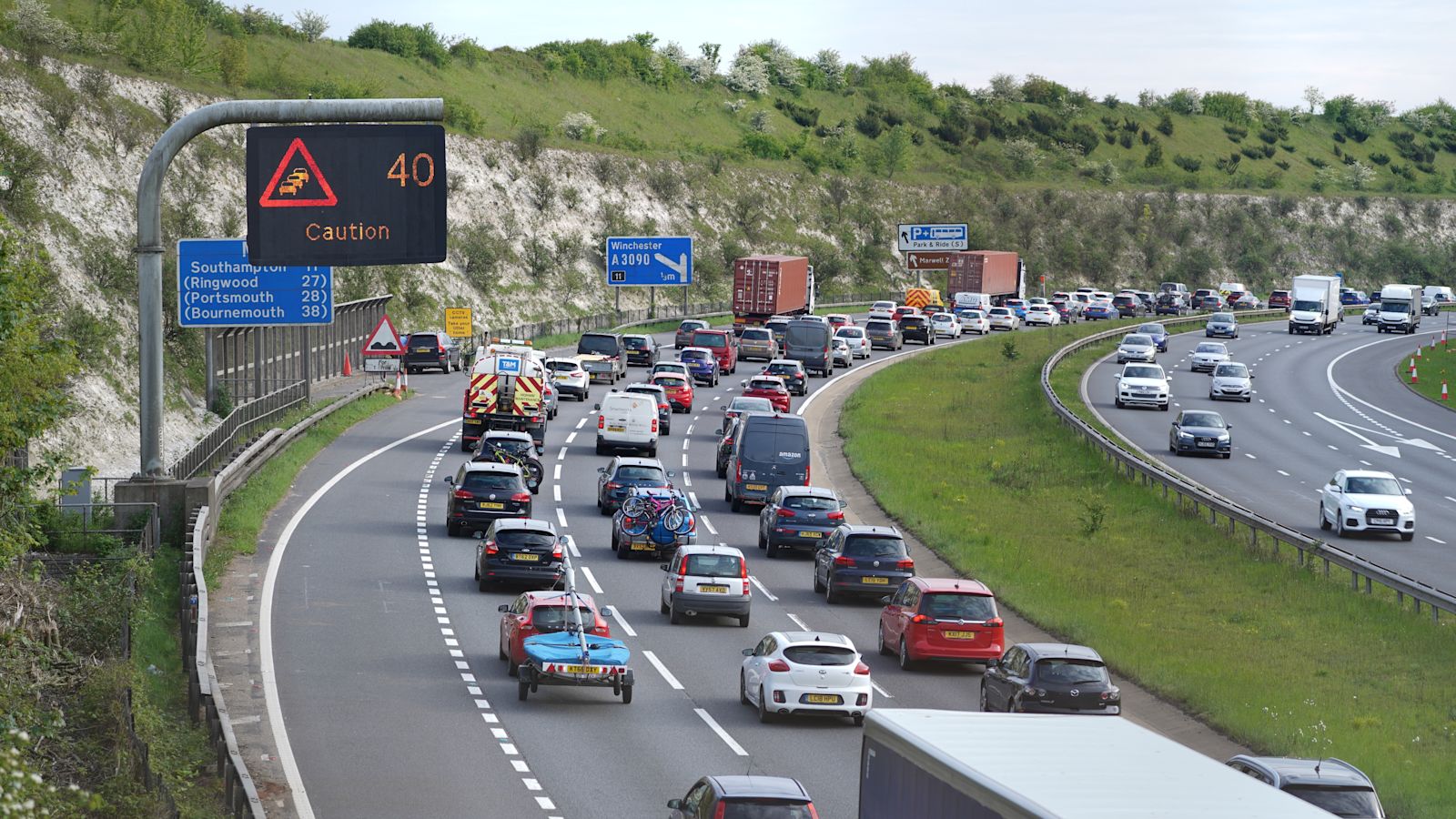 Hour long traffic queues on M25 and congestion on M3, M27 and A27 ahead ...