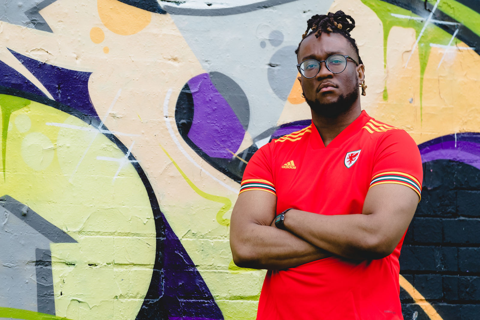 S4C apologises after showing photo of rapper Mace the Great instead of ...