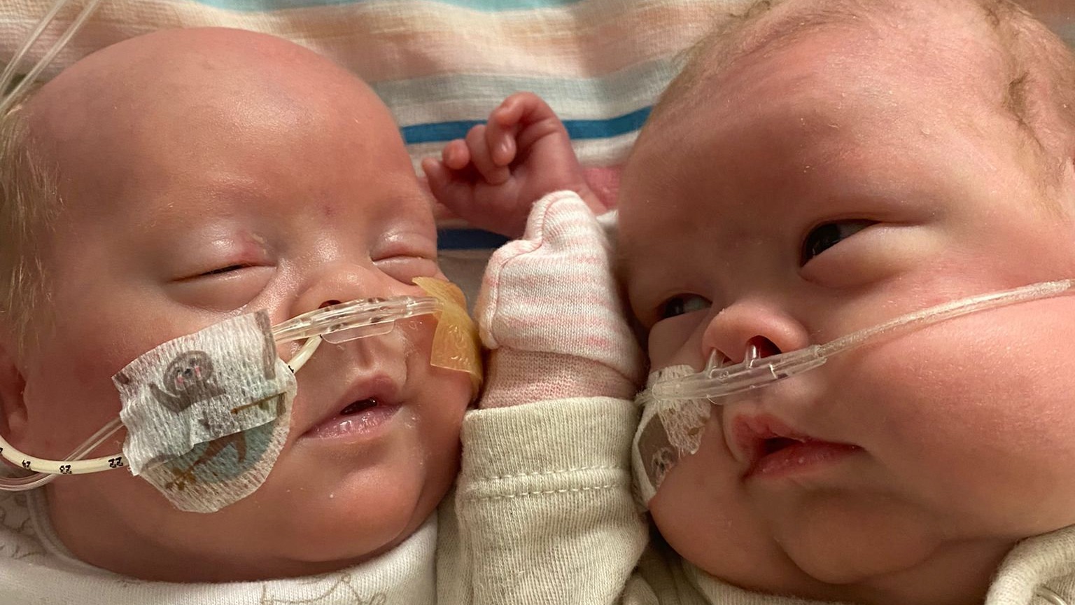 Mum Celebrates Birth Of Uks Most Premature Twins Who Were Born At Only 22 Weeks Old Itv 