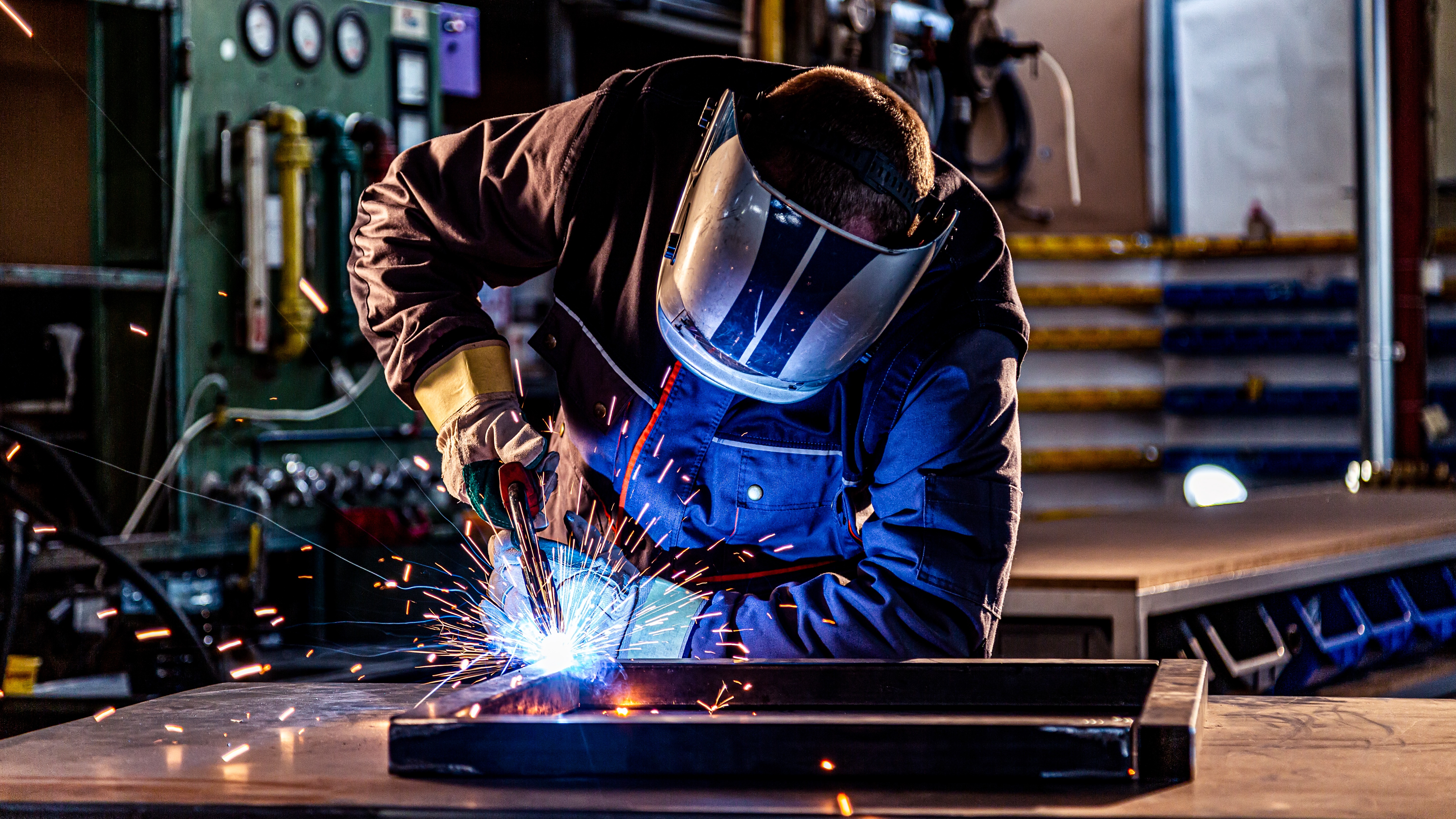 UK economy shrank unexpectedly in May