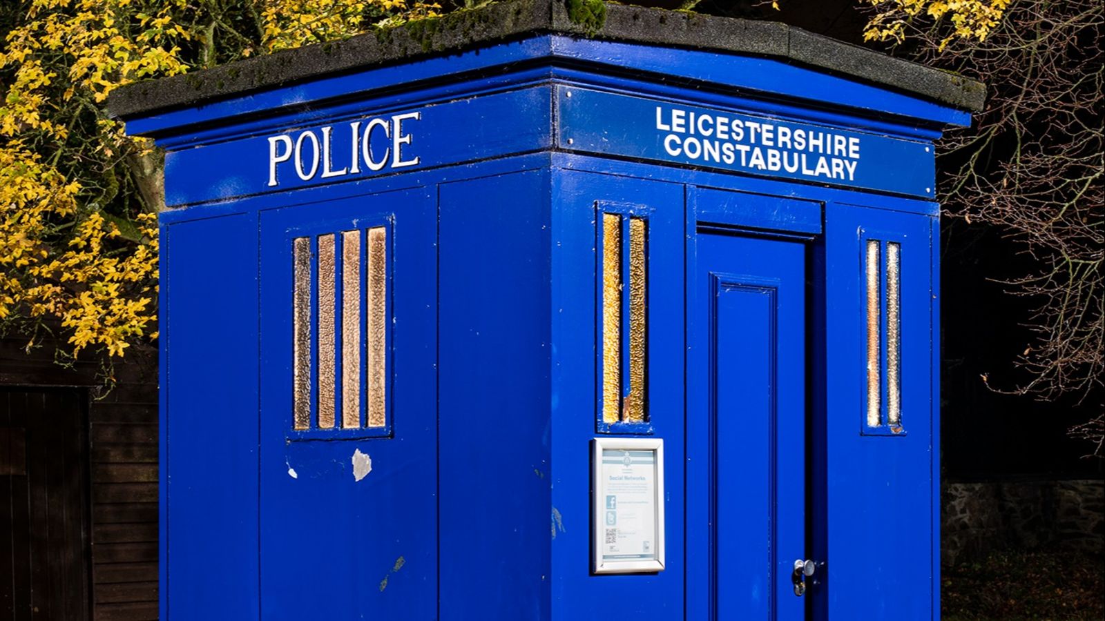 'Tardis-style' 1930s police box in Leicestershire listed for ...