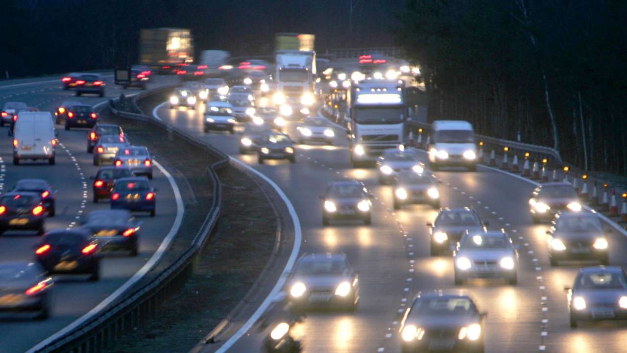 Ministers to launch review into headlight glare as drivers report being dazzled