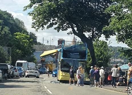 swansea to mumbles bus